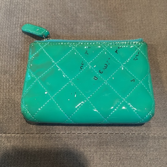 CHANEL Green Quilted Coin Purse - Picture 3 of 9